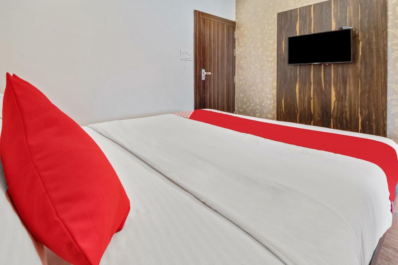 Oyo 47777 Hotel Laxminarayan Aurangábád Kültér fotó